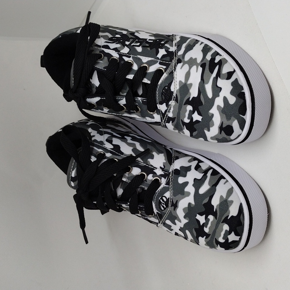 Heelys Black White and‎ Gray Camo Print Youth Size 6